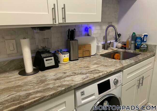 Foto del edificio - 86 Glenville Ave