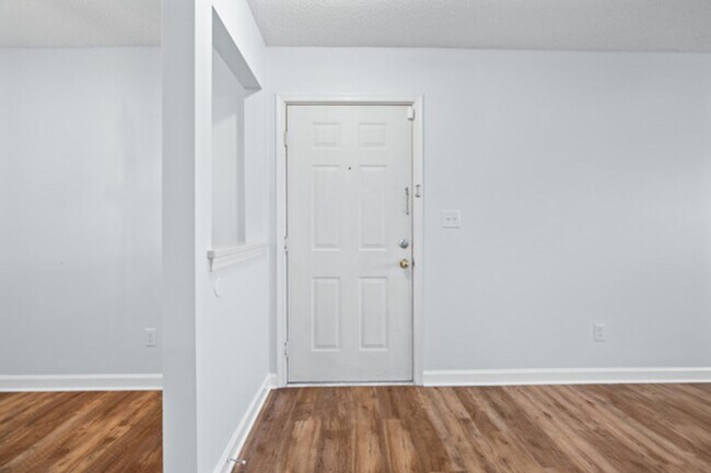 Foto del edificio - 2 Bed 2 Bath Condo for Rent in Norfolk!