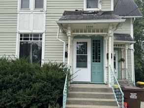 Building Photo - 1309 4th Ave