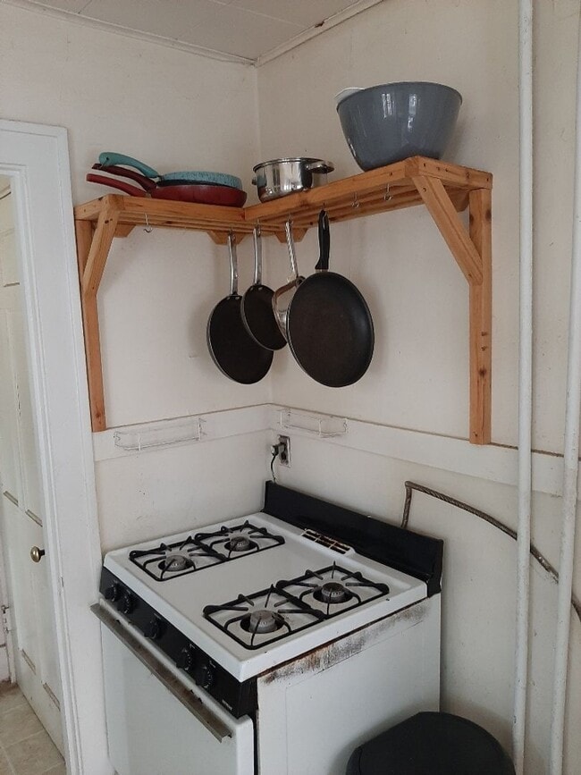 Foto del edificio - 143 Lathrop St