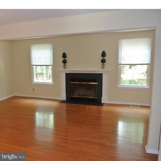 Foto del edificio - 46 Dorchester Cir