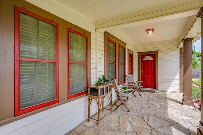 Foto del edificio - 2210 Kinney Rd