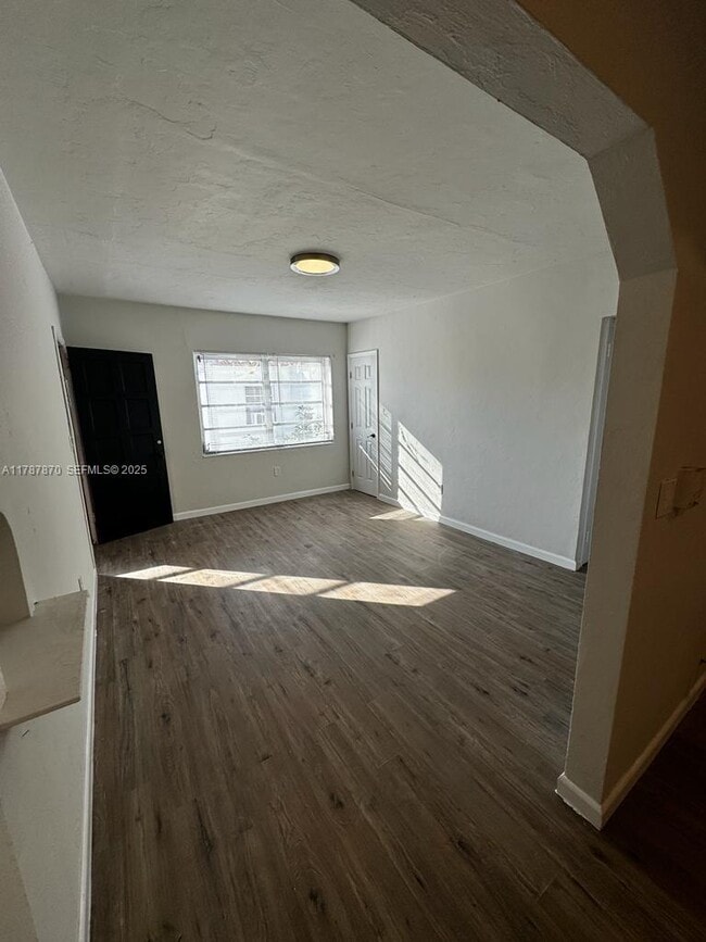 Building Photo - 541 SW 7th St