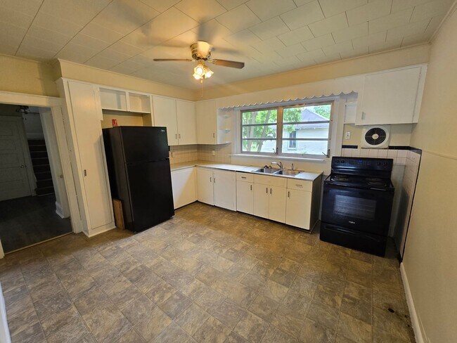 Foto del edificio - 4 bedroom House in East Stroudsburg Borough!