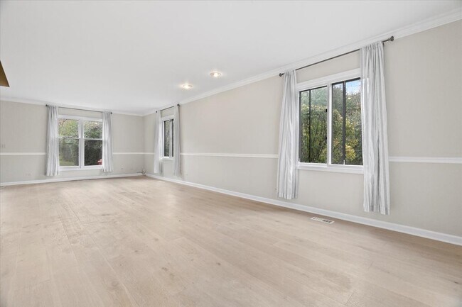 Foto del edificio - 8 Hastings Ln
