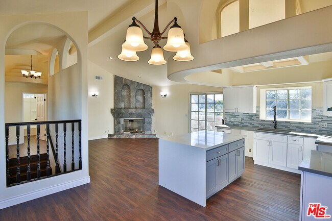 Foto del edificio - 3218 W 134th St