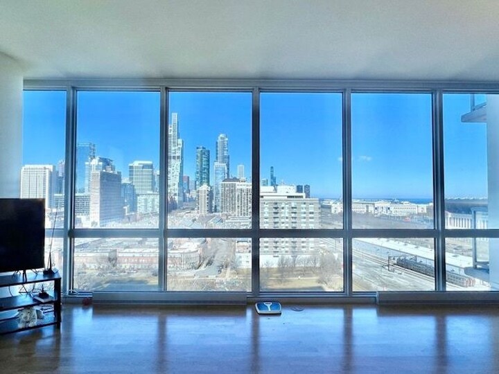 Foto principal - 1629 S Prairie Ave