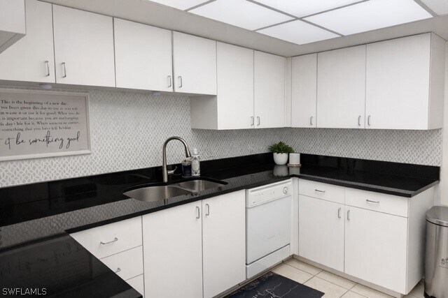 Foto del edificio - 6040 Pelican Bay Blvd
