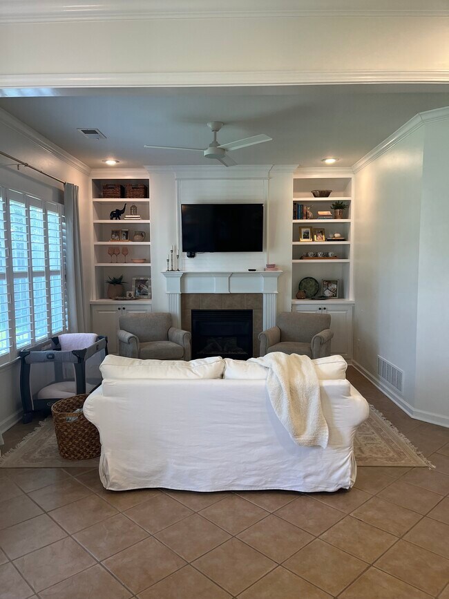 Building Photo - 704 Hemingway Cove
