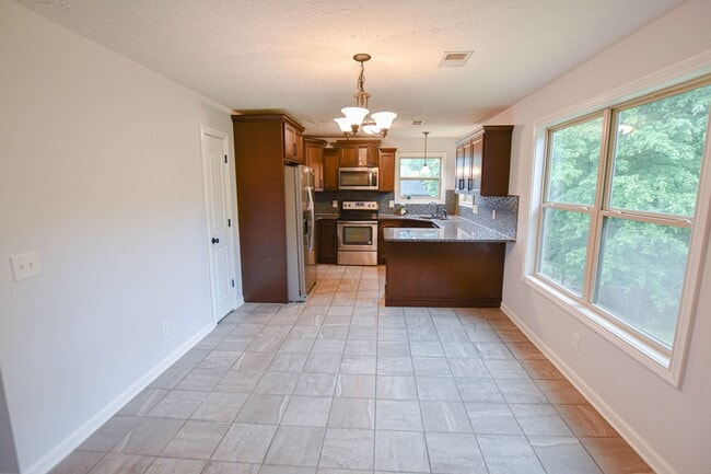 Foto del edificio - Four Bedroom in Liberty Park!