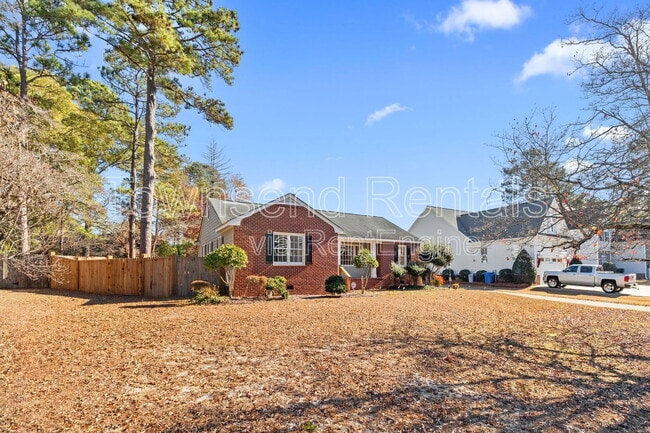 Building Photo - 315 Fairfield Rd