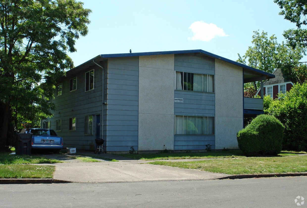 Foto principal - 521 NW 8th St