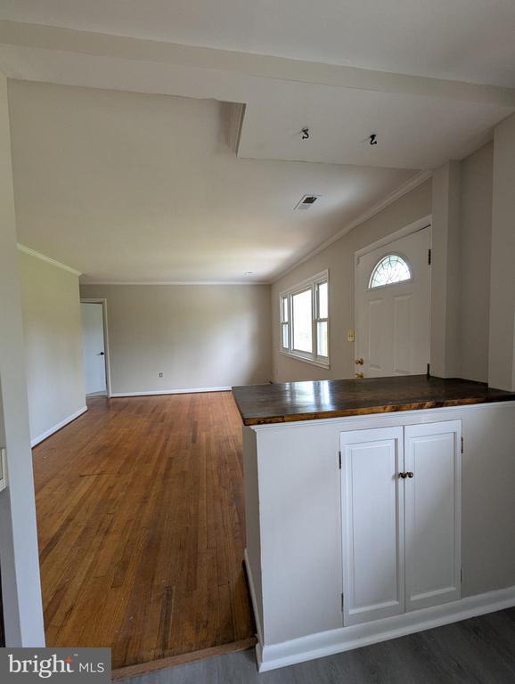 Foto del edificio - 8608 Linton Hall Rd