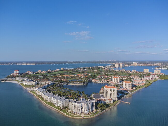 Foto del edificio - 6322 Palma del Mar Blvd S