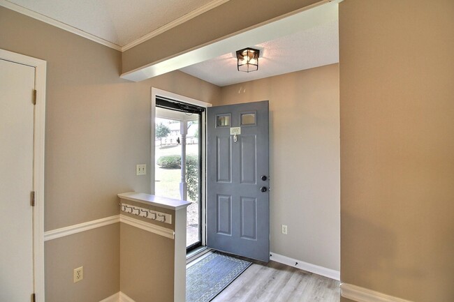 Foto del edificio - 320 Fletcher Hollow Rd