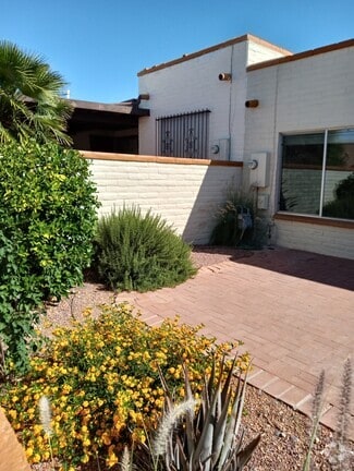 Building Photo - 1434 De Nada