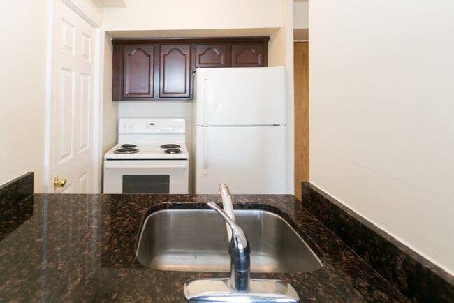 Building Photo - 4180 N Marine Dr