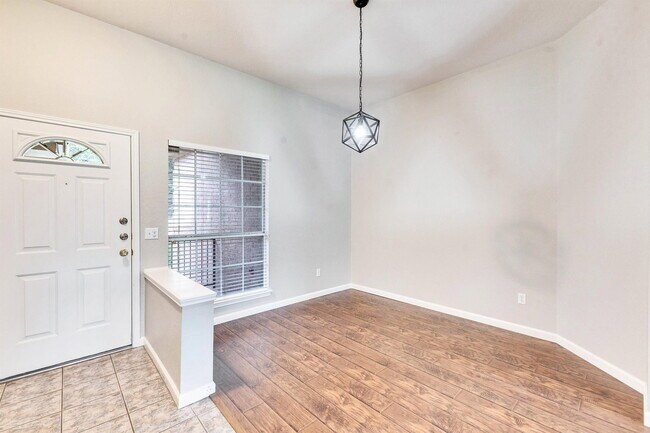 Foto del edificio - 6412 Convict Hill Rd