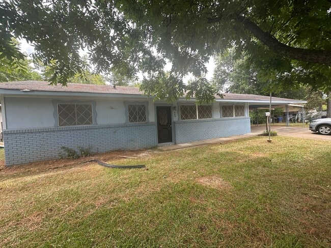 Building Photo - Lynbrook Subdivision