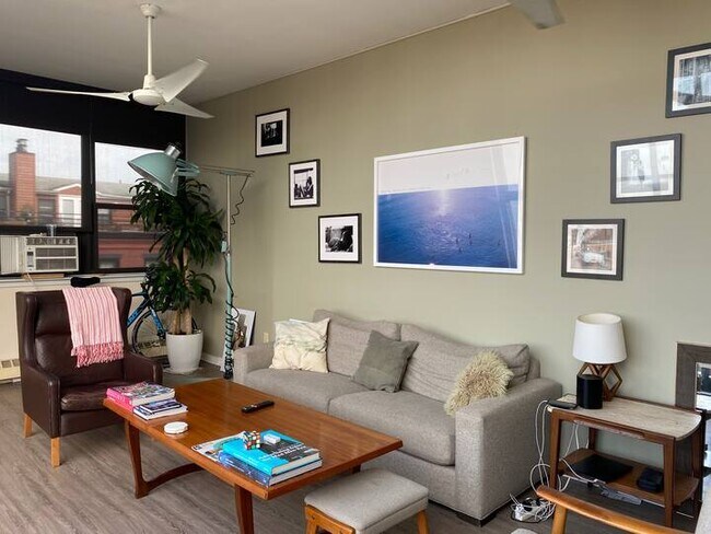 Foto del edificio - 300 Adams St