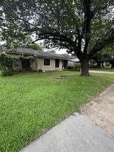 Building Photo - 314 Shorewood Dr