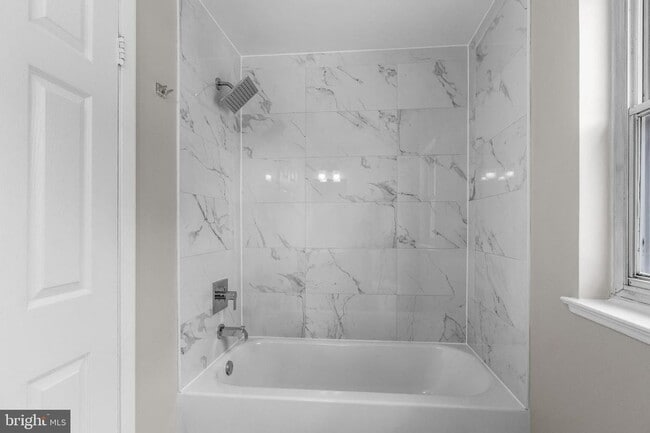 Building Photo - 614 Gibson Rd