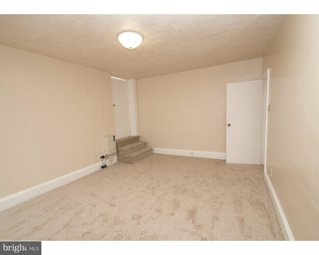 Building Photo - 2145 Mt Vernon St