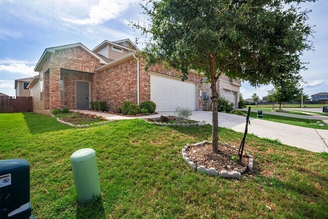 Foto del edificio - 16005 Remington Reserve Way