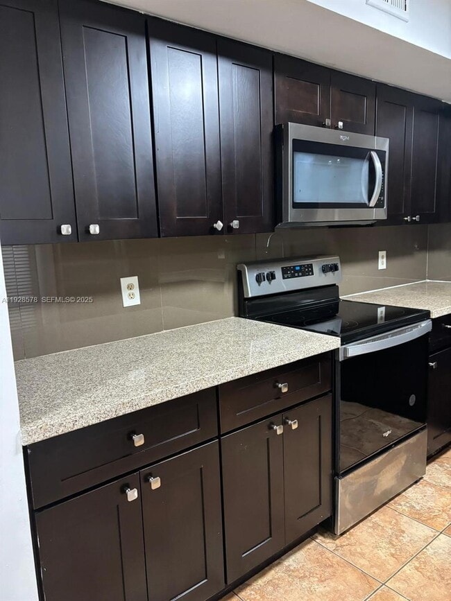 Foto del edificio - 2000 NW 119th St