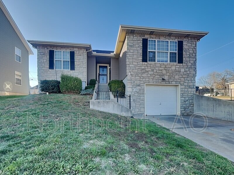 Foto principal - 4200 Woodland Ave