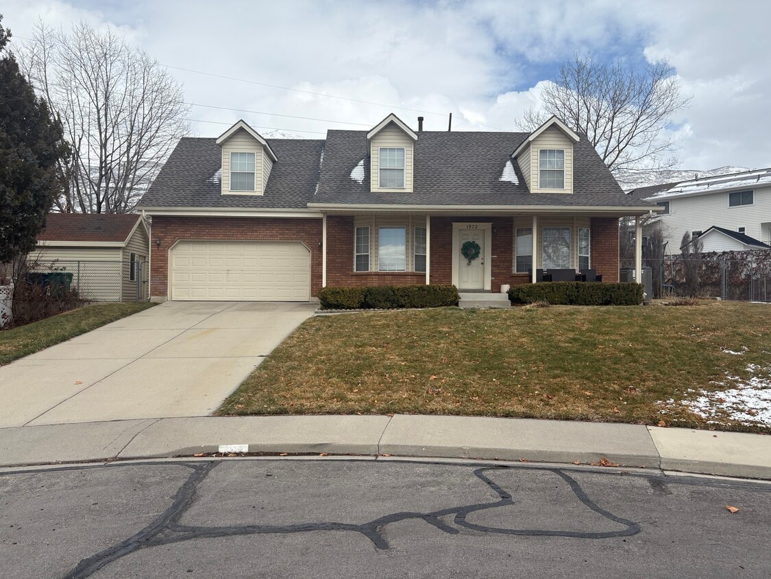 Building Photo - Orem 230 E