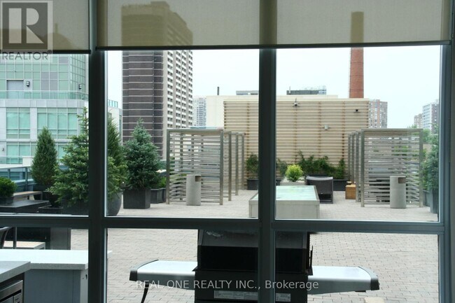 Photo du bâtiment - 500 Sherbourne St