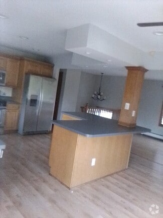 Building Photo - 8 Sunburst Dr