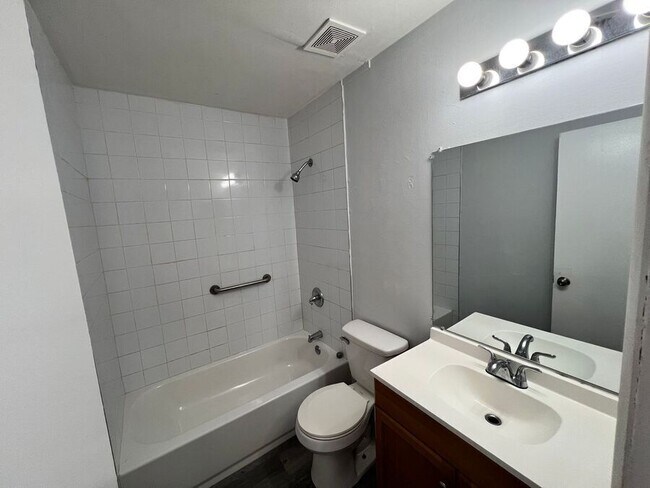 Foto del edificio - 9312 Grandfield Rd