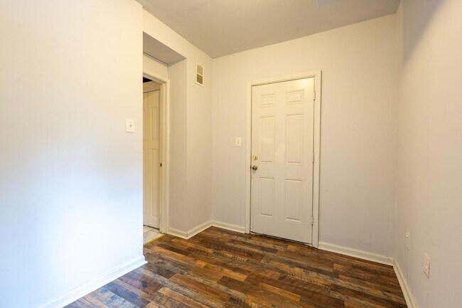 Photo - Cozy 3 BR/1 BA Apartment in Randle Highlands!