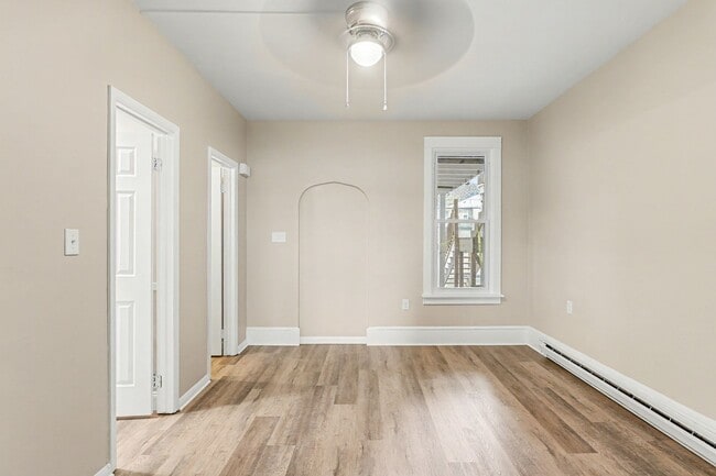 Foto del edificio - 306 S Front St