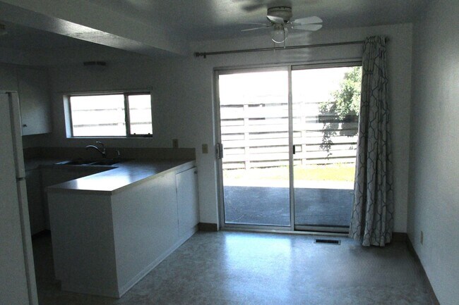 Foto del edificio - 3 Bedroom House in Burlington