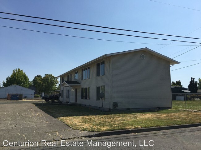 Building Photo - 910-920 18th Ave SE