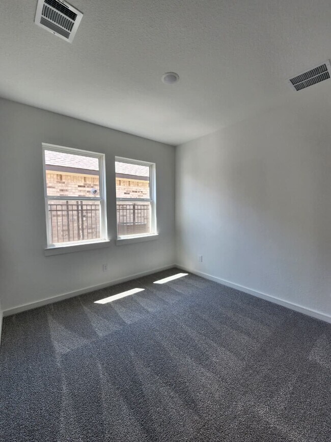 Building Photo - 21226 Blue Blf Dr