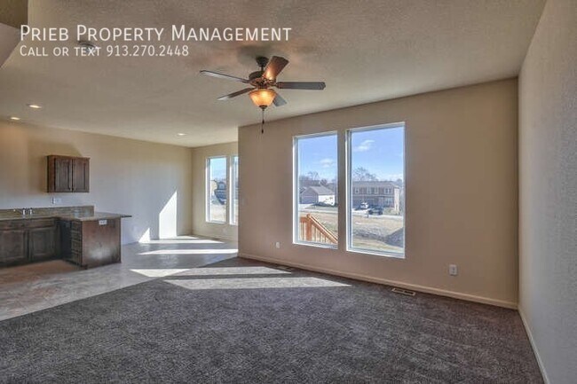 Foto del edificio - Prairie Haven Duplex - Available June 19th