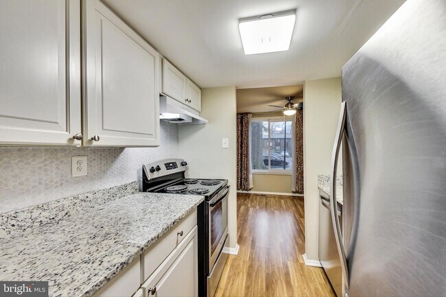 Foto del edificio - 6510 Overheart Ln