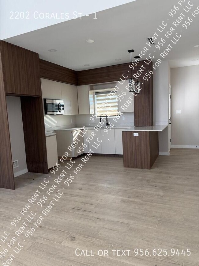 Foto del edificio - 2202 Corales St