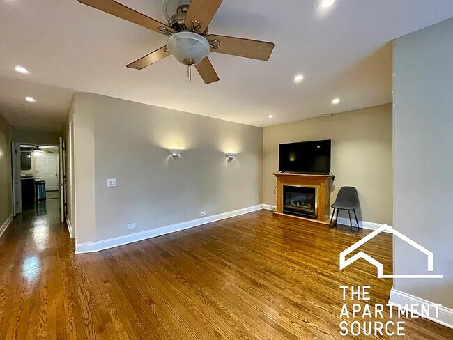 Photo - 2541 W Logan Blvd Apartment