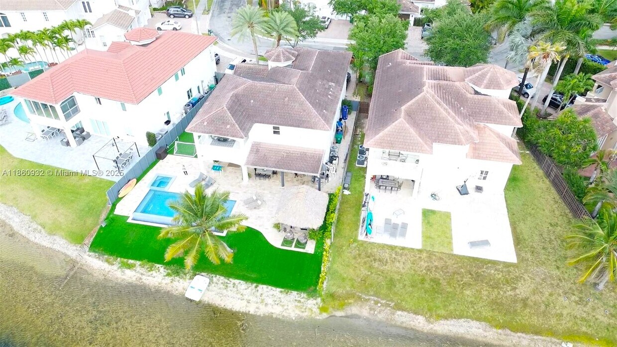 Foto principal - 7031 NW 113th Ct