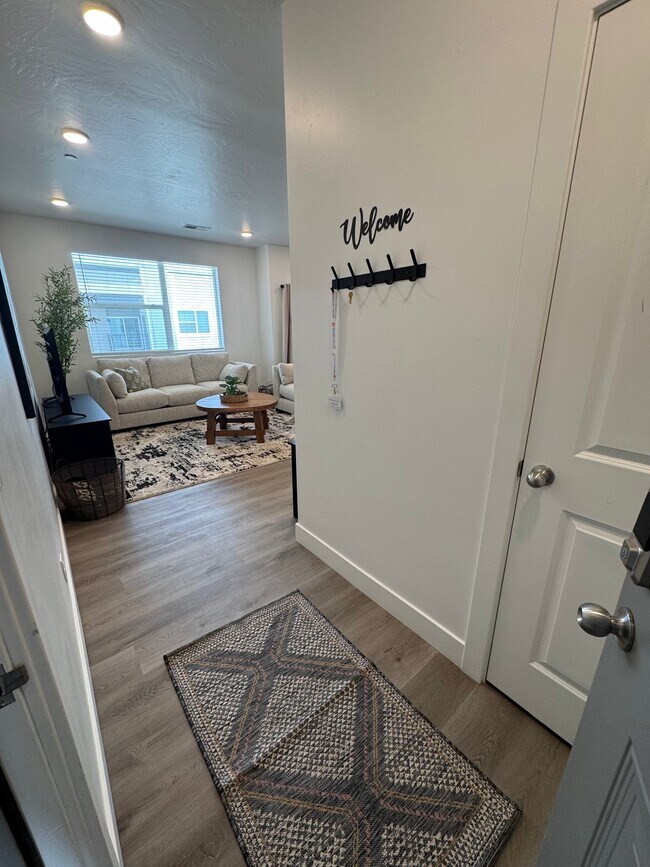 Foto del edificio - 5801 S Garnet Dr