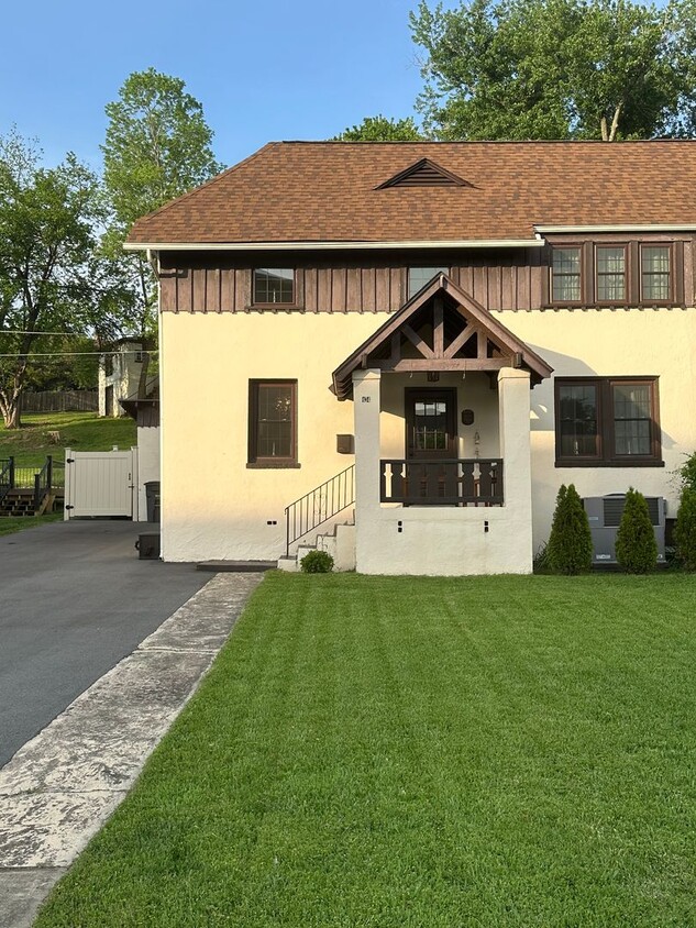 Foto principal - 3 bedroom, 2 bath, furnished Kingsport, TN