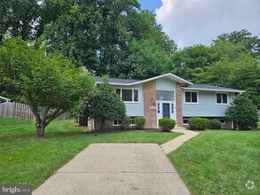 Building Photo - 5021 Swinton Dr