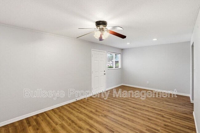 Foto del edificio - 3308 N 66th St