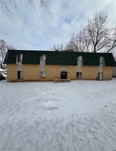 Building Photo - 27 Wayne St SE