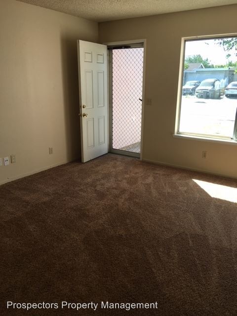 Building Photo - 2 br, 1 bath House - 1421 Taka Ct